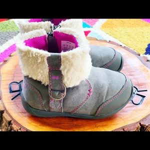 Size 7 ~ Toddler Girls Stride Rite Leather Boots